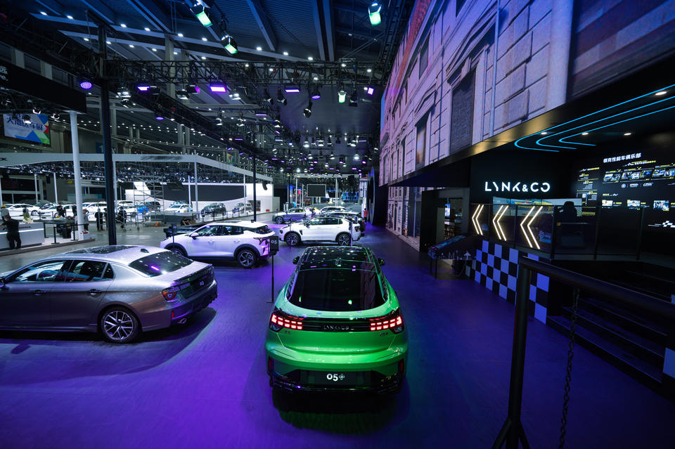 領(lǐng)克車展活動策劃以“都市游樂場”為主題設(shè)置的都市人打卡之地 - 第15張 - 會展活動策劃CCASY.COM 領(lǐng)克車展活動策劃以“都市游樂場”為主題設(shè)置的都市人打卡之地 - 第15張