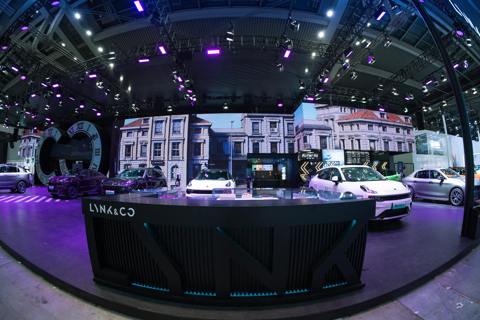 領(lǐng)克車展活動策劃以“都市游樂場”為主題設(shè)置的都市人打卡之地 - 第17張 - 會展活動策劃CCASY.COM 領(lǐng)克車展活動策劃以“都市游樂場”為主題設(shè)置的都市人打卡之地 - 第17張