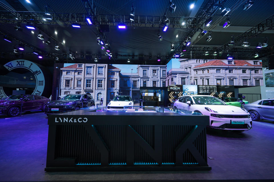 領(lǐng)克車展活動策劃以“都市游樂場”為主題設(shè)置的都市人打卡之地 - 第19張 - 會展活動策劃CCASY.COM 領(lǐng)克車展活動策劃以“都市游樂場”為主題設(shè)置的都市人打卡之地 - 第19張