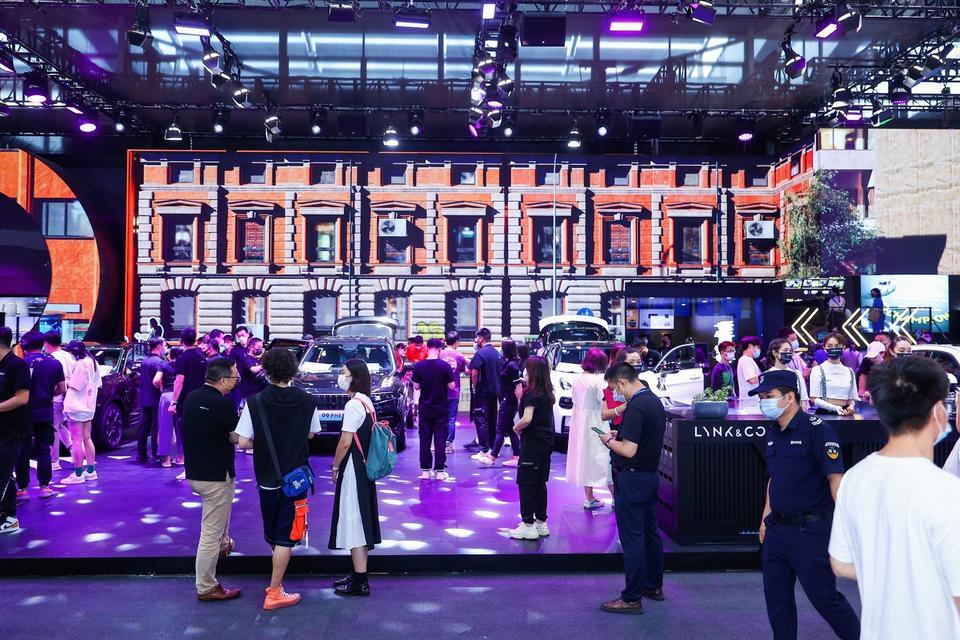 領(lǐng)克車展活動策劃以“都市游樂場”為主題設(shè)置的都市人打卡之地 - 第41張 - 會展活動策劃CCASY.COM 領(lǐng)克車展活動策劃以“都市游樂場”為主題設(shè)置的都市人打卡之地 - 第41張