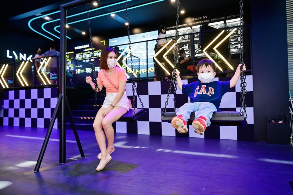 領(lǐng)克車展活動策劃以“都市游樂場”為主題設(shè)置的都市人打卡之地 - 第43張 - 會展活動策劃CCASY.COM 領(lǐng)克車展活動策劃以“都市游樂場”為主題設(shè)置的都市人打卡之地 - 第43張