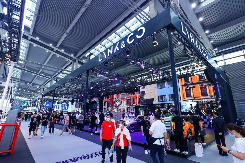 領(lǐng)克車展活動策劃以“都市游樂場”為主題設(shè)置的都市人打卡之地 - 第47張 - 會展活動策劃CCASY.COM 領(lǐng)克車展活動策劃以“都市游樂場”為主題設(shè)置的都市人打卡之地 - 第47張