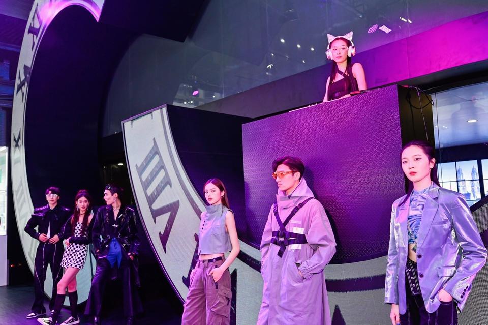 領(lǐng)克車展活動策劃以“都市游樂場”為主題設(shè)置的都市人打卡之地 - 第45張 - 會展活動策劃CCASY.COM 領(lǐng)克車展活動策劃以“都市游樂場”為主題設(shè)置的都市人打卡之地 - 第45張