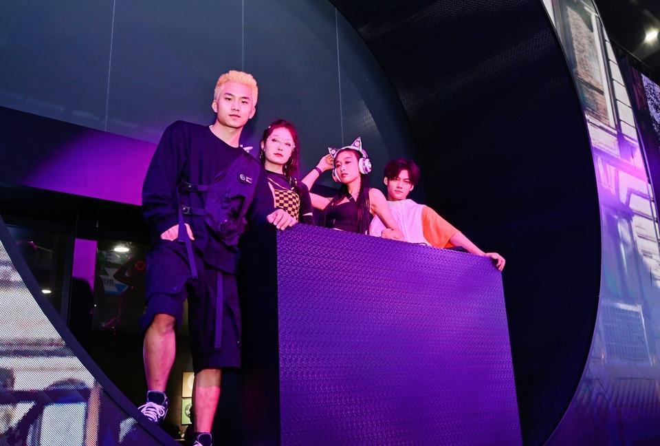 領(lǐng)克車展活動策劃以“都市游樂場”為主題設(shè)置的都市人打卡之地 - 第46張 - 會展活動策劃CCASY.COM 領(lǐng)克車展活動策劃以“都市游樂場”為主題設(shè)置的都市人打卡之地 - 第46張