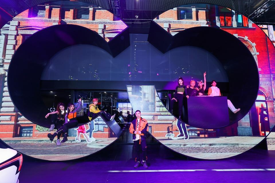 領(lǐng)克車展活動策劃以“都市游樂場”為主題設(shè)置的都市人打卡之地 - 第50張 - 會展活動策劃CCASY.COM 領(lǐng)克車展活動策劃以“都市游樂場”為主題設(shè)置的都市人打卡之地 - 第50張