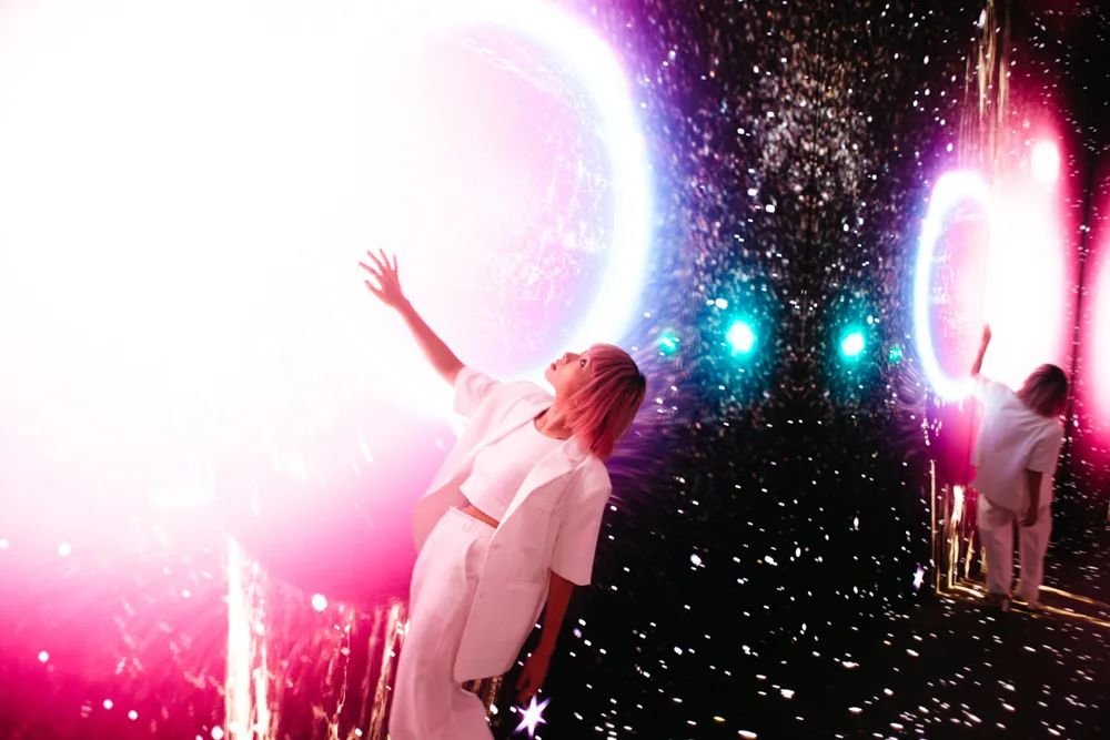 Orbstellar Metaspace藝術(shù)展覽活動(dòng)策劃讓大眾參與了一趟銀河之旅 - 第6張 - 會(huì)展活動(dòng)策劃CCASY.COM Orbstellar Metaspace藝術(shù)展覽活動(dòng)策劃讓大眾參與了一趟銀河之旅 - 第6張