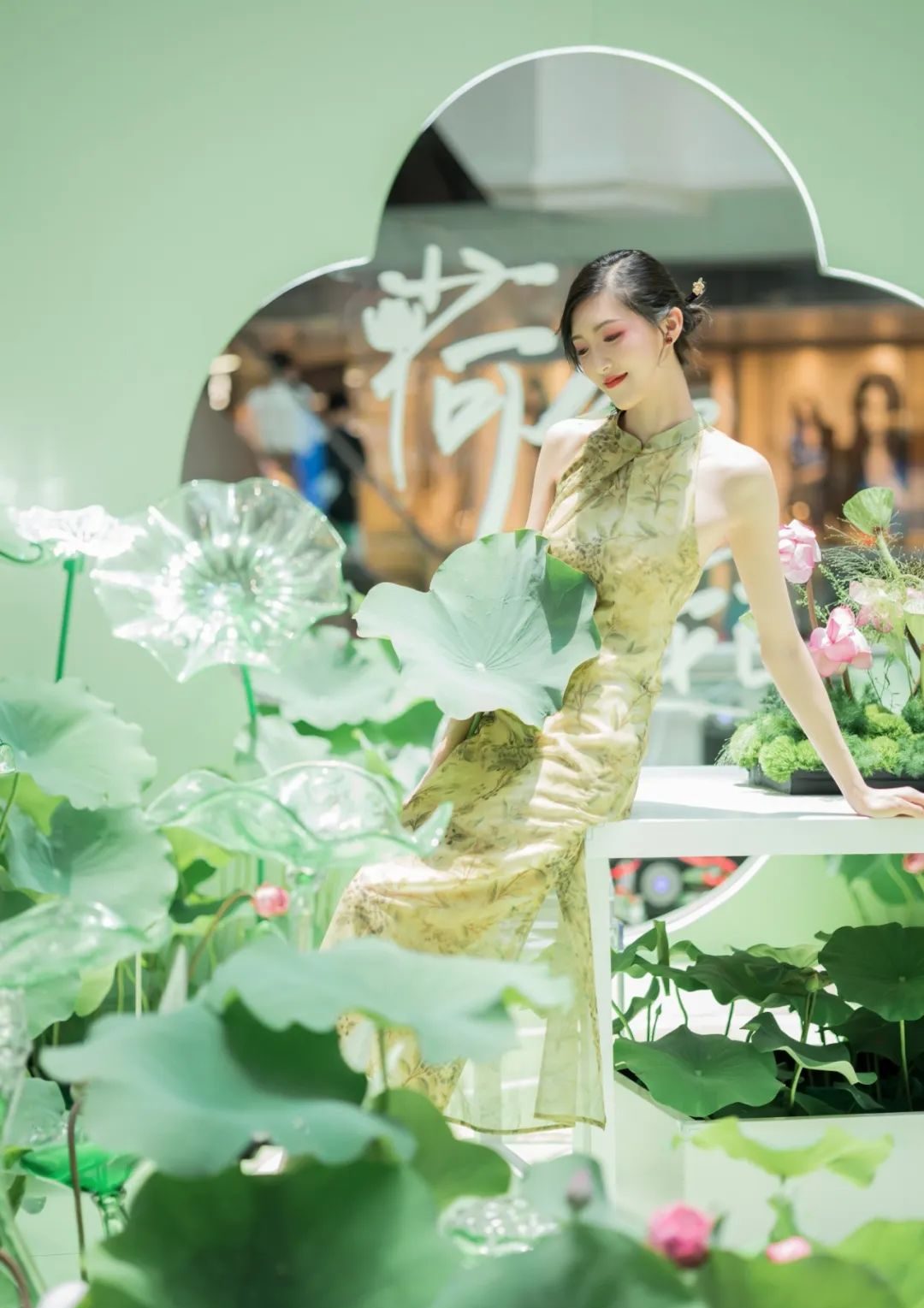 廣州天河城26周年全真荷花主題展覽活動(dòng)策劃打造了一片新奇的消暑之地 - 第8張 - 會(huì)展活動(dòng)策劃CCASY.COM 廣州天河城26周年全真荷花主題展覽活動(dòng)策劃打造了一片新奇的消暑之地 - 第8張