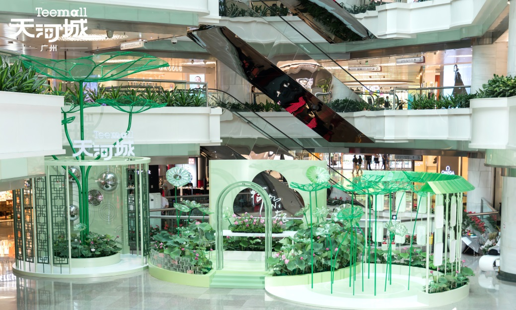 廣州天河城26周年全真荷花主題展覽活動(dòng)策劃打造了一片新奇的消暑之地 - 第3張 - 會(huì)展活動(dòng)策劃CCASY.COM 廣州天河城26周年全真荷花主題展覽活動(dòng)策劃打造了一片新奇的消暑之地 - 第3張