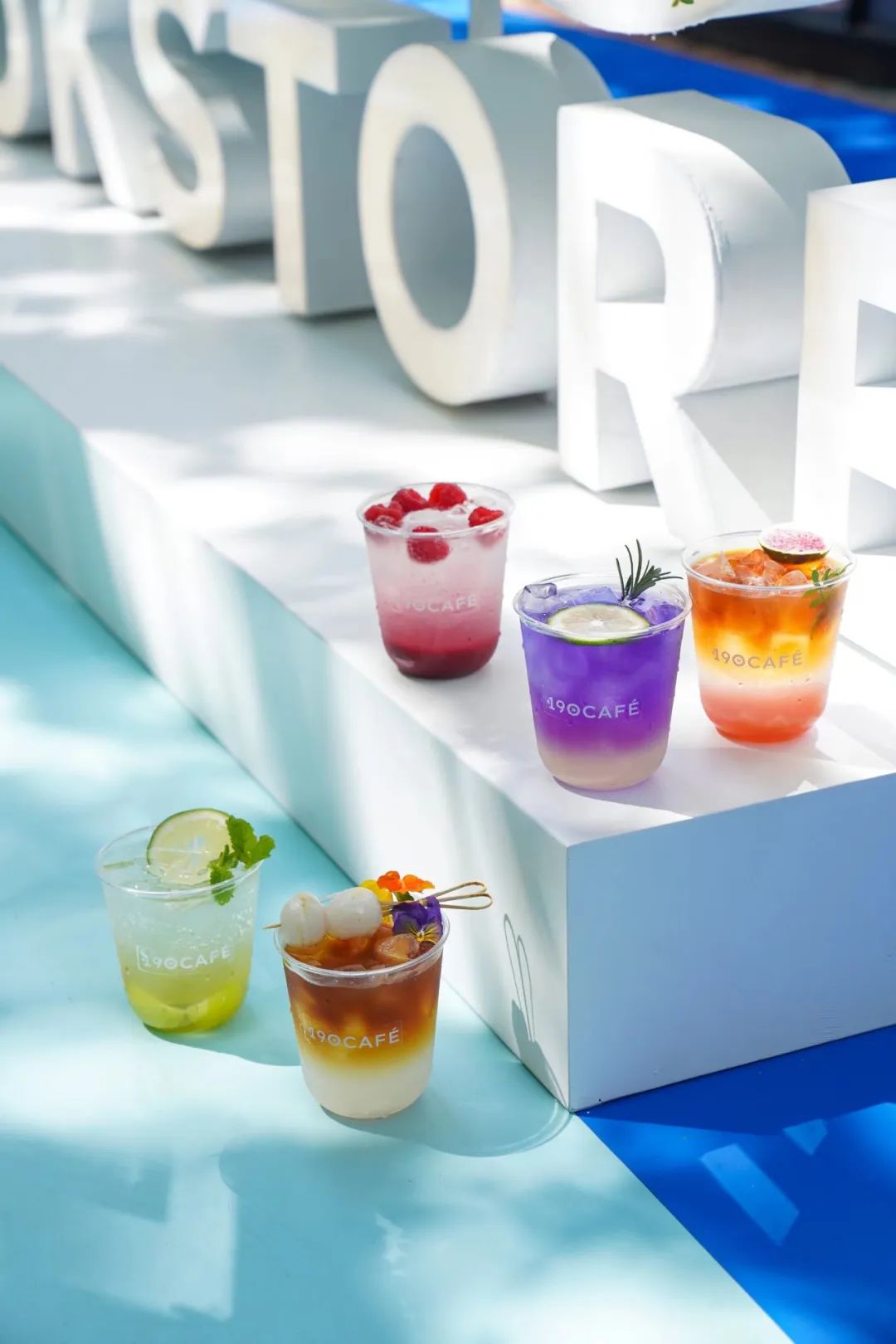 浪琴190限時(shí)店活動策劃用卓越工藝詮釋了優(yōu)雅的態(tài)度 - 第25張 - 會展活動策劃CCASY.COM 浪琴190限時(shí)店活動策劃用卓越工藝詮釋了優(yōu)雅的態(tài)度 - 第25張