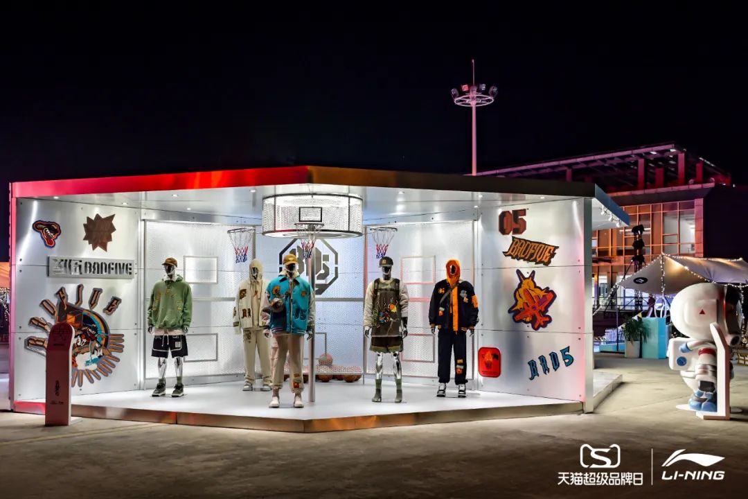 李寧2022逐夢行機場大秀活動策劃的后臺空間真的是兩架“李寧專機” - 第31張 - 會展活動策劃CCASY.COM 李寧2022逐夢行機場大秀活動策劃的后臺空間真的是兩架“李寧專機” - 第31張