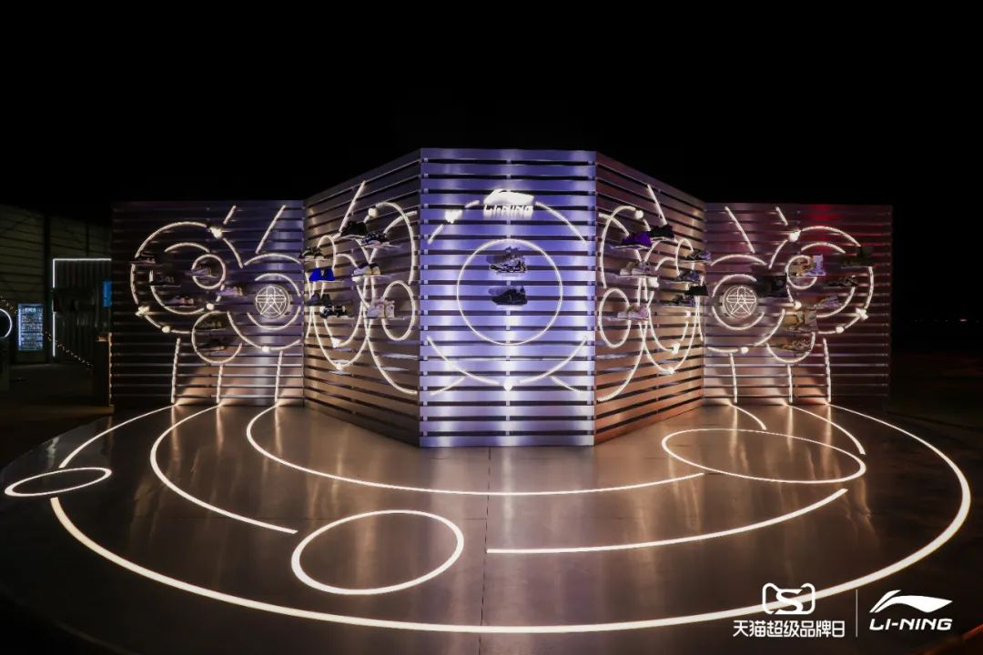 李寧2022逐夢行機場大秀活動策劃的后臺空間真的是兩架“李寧專機” - 第33張 - 會展活動策劃CCASY.COM 李寧2022逐夢行機場大秀活動策劃的后臺空間真的是兩架“李寧專機” - 第33張