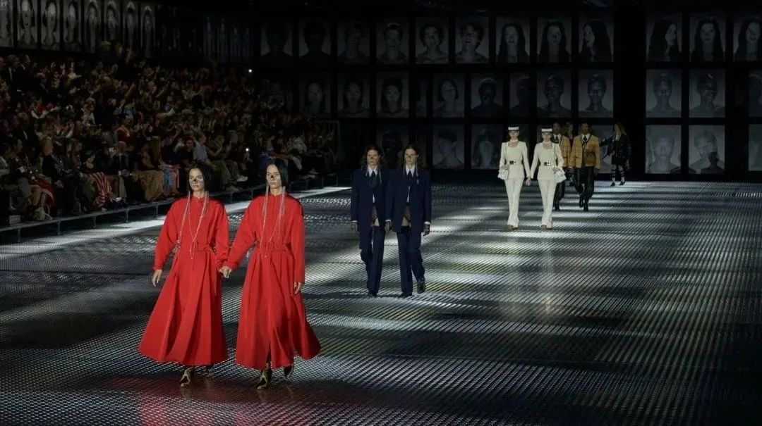 主題為「Twinsburg」GUCCI 2023春夏系列發(fā)布會活動策劃太震撼了 - 第4張 - 會展活動策劃CCASY.COM 主題為「Twinsburg」GUCCI 2023春夏系列發(fā)布會活動策劃太震撼了 - 第4張