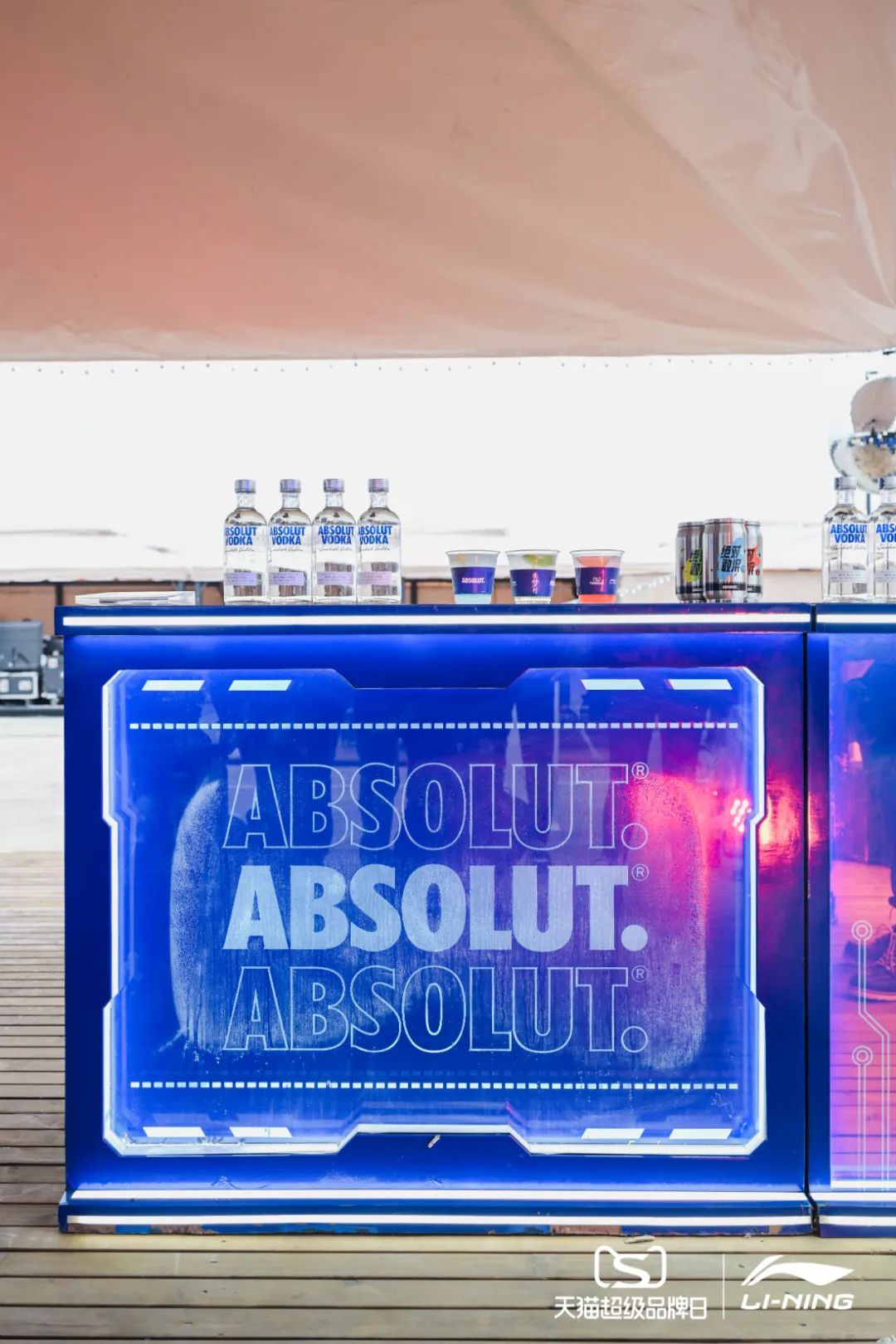 李寧2022逐夢行機場大秀活動策劃的后臺空間真的是兩架“李寧專機” - 第46張 - 會展活動策劃CCASY.COM 李寧2022逐夢行機場大秀活動策劃的后臺空間真的是兩架“李寧專機” - 第46張