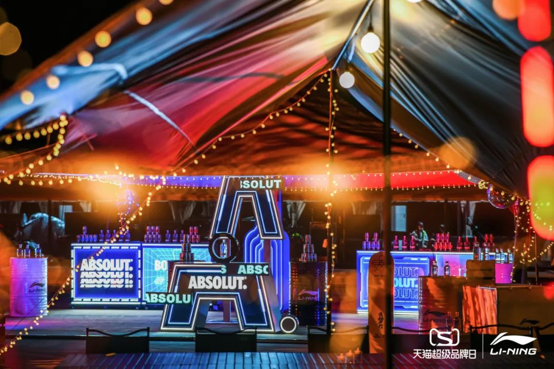 李寧2022逐夢行機場大秀活動策劃的后臺空間真的是兩架“李寧專機” - 第48張 - 會展活動策劃CCASY.COM 李寧2022逐夢行機場大秀活動策劃的后臺空間真的是兩架“李寧專機” - 第48張