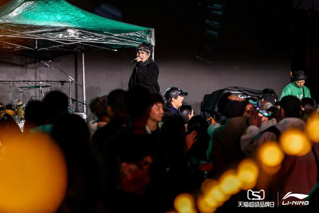 李寧2022逐夢行機場大秀活動策劃的后臺空間真的是兩架“李寧專機” - 第59張 - 會展活動策劃CCASY.COM 李寧2022逐夢行機場大秀活動策劃的后臺空間真的是兩架“李寧專機” - 第59張