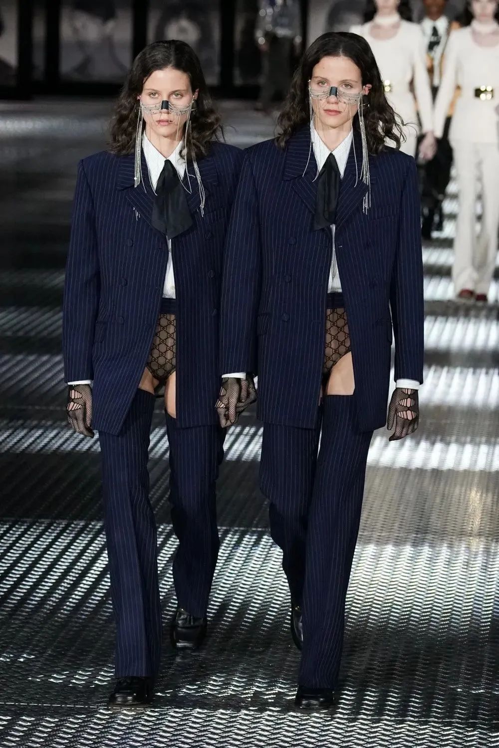 主題為「Twinsburg」GUCCI 2023春夏系列發(fā)布會活動策劃太震撼了 - 第6張 - 會展活動策劃CCASY.COM 主題為「Twinsburg」GUCCI 2023春夏系列發(fā)布會活動策劃太震撼了 - 第6張