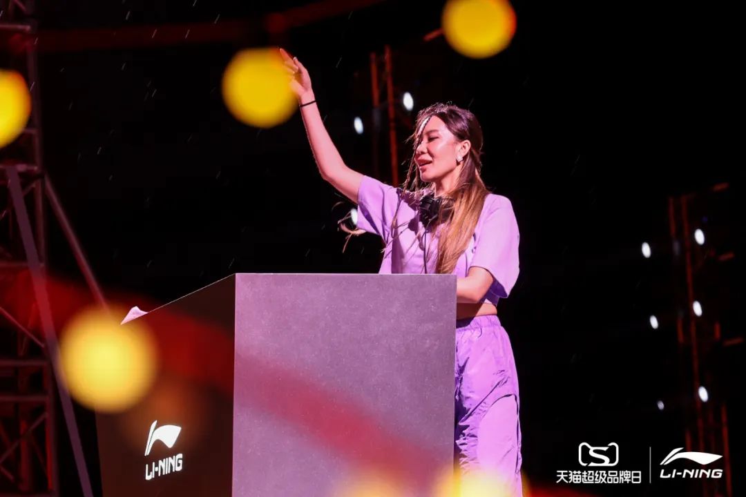 李寧2022逐夢行機場大秀活動策劃的后臺空間真的是兩架“李寧專機” - 第61張 - 會展活動策劃CCASY.COM 李寧2022逐夢行機場大秀活動策劃的后臺空間真的是兩架“李寧專機” - 第61張