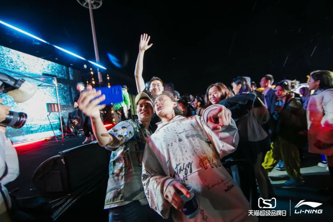 李寧2022逐夢行機場大秀活動策劃的后臺空間真的是兩架“李寧專機” - 第62張 - 會展活動策劃CCASY.COM 李寧2022逐夢行機場大秀活動策劃的后臺空間真的是兩架“李寧專機” - 第62張