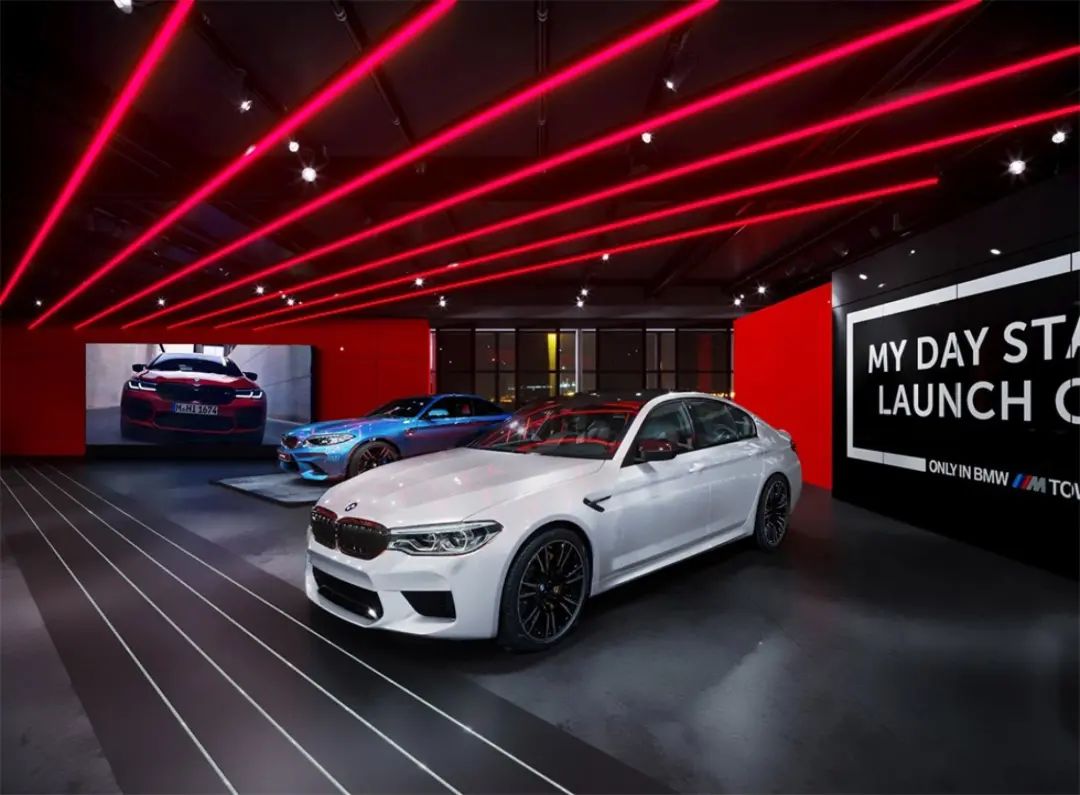 寶馬M小鎮(zhèn)活動策劃延續(xù)了寶馬M的設(shè)計語言 - 第12張 - 會展活動策劃CCASY.COM 寶馬M小鎮(zhèn)活動策劃延續(xù)了寶馬M的設(shè)計語言 - 第12張