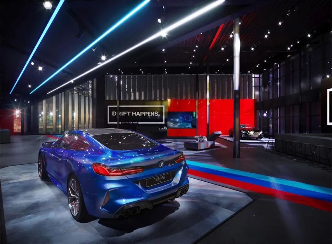 寶馬M小鎮(zhèn)活動策劃延續(xù)了寶馬M的設(shè)計語言 - 第13張 - 會展活動策劃CCASY.COM 寶馬M小鎮(zhèn)活動策劃延續(xù)了寶馬M的設(shè)計語言 - 第13張