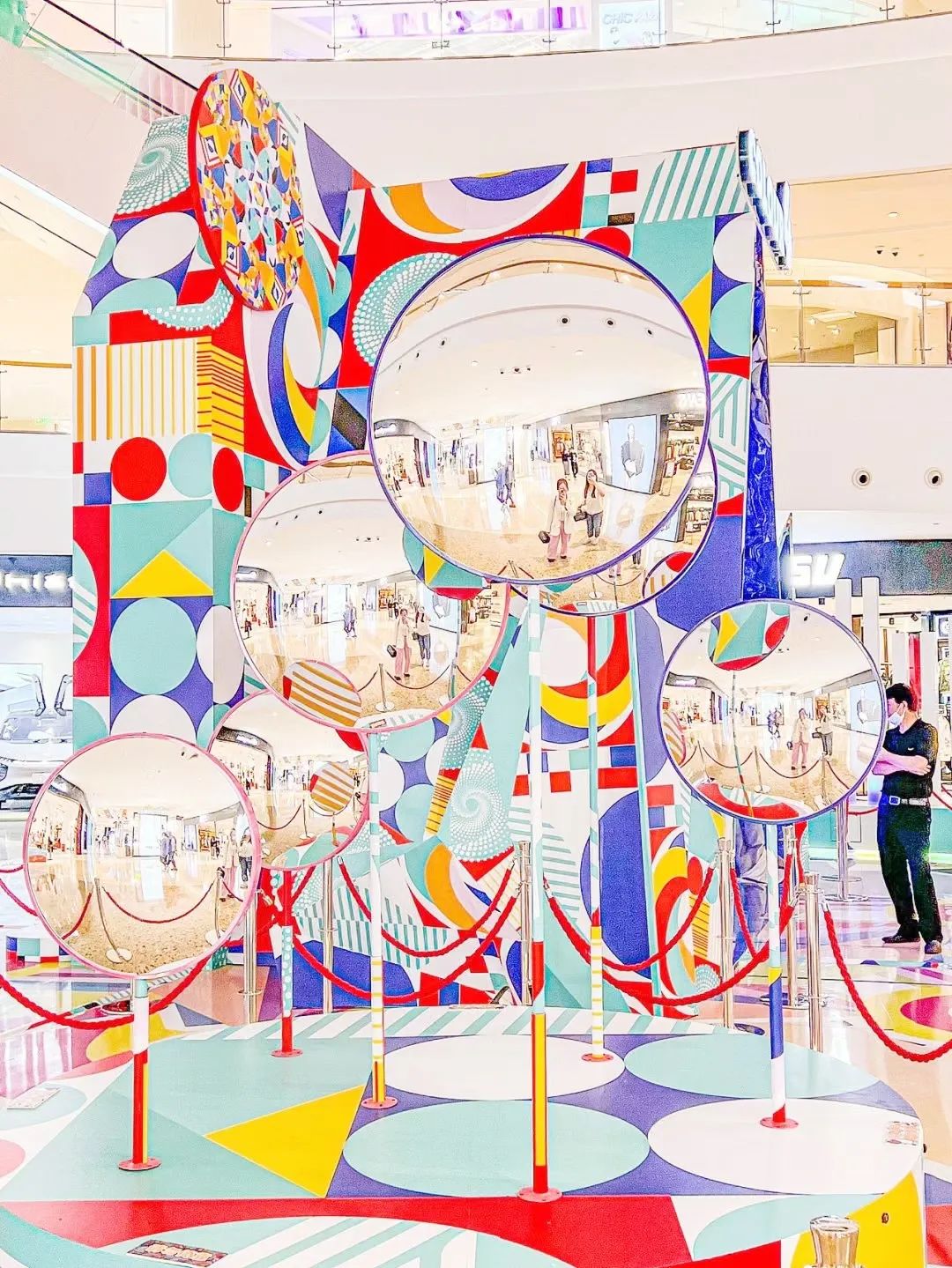 鏡無止境·色彩空間互動(dòng)展覽活動(dòng)策劃打造又一新城市藝術(shù)坐標(biāo) - 第20張 - 會(huì)展活動(dòng)策劃CCASY.COM 鏡無止境·色彩空間互動(dòng)展覽活動(dòng)策劃打造又一新城市藝術(shù)坐標(biāo) - 第20張