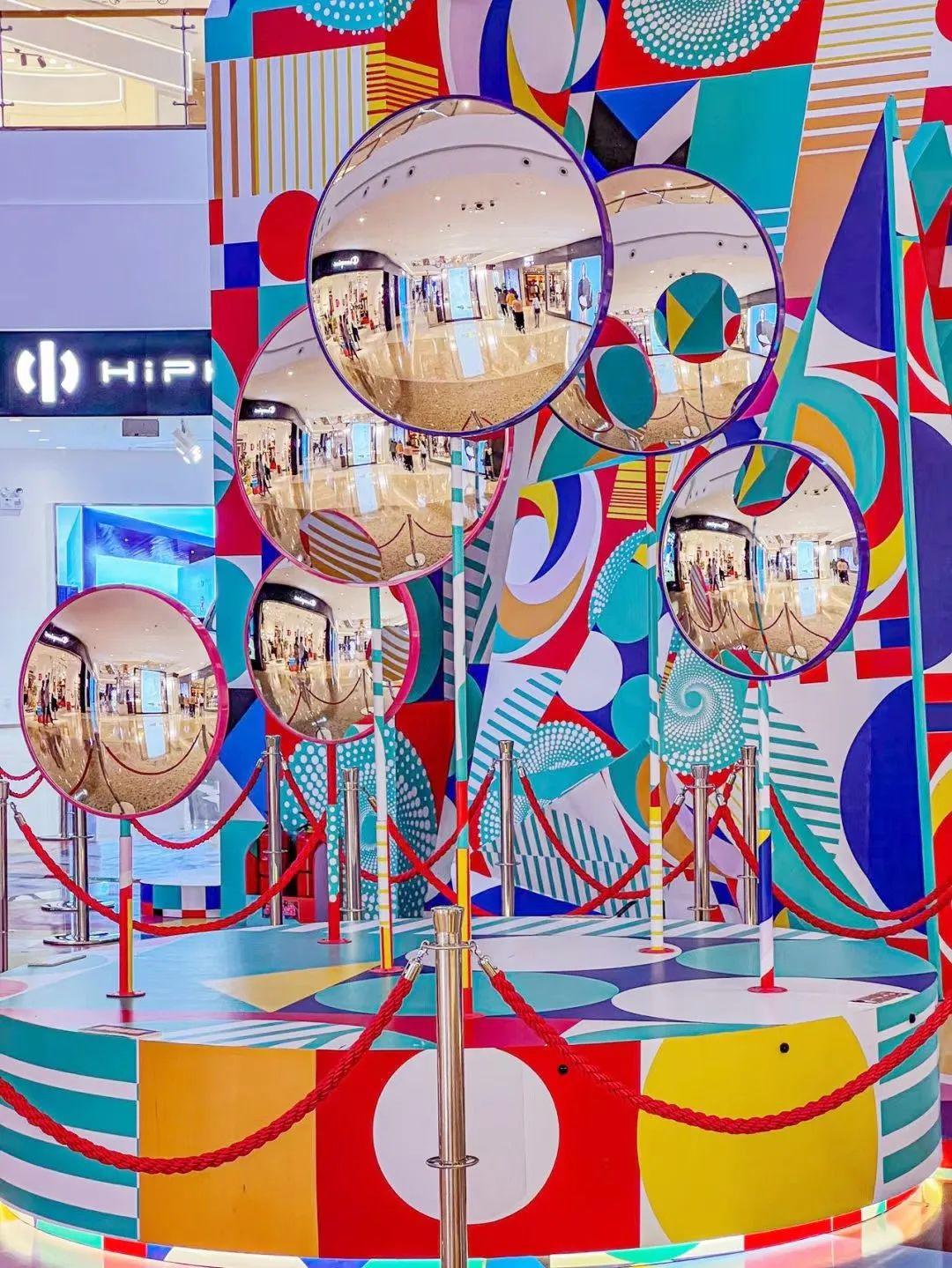 鏡無止境·色彩空間互動(dòng)展覽活動(dòng)策劃打造又一新城市藝術(shù)坐標(biāo) - 第21張 - 會(huì)展活動(dòng)策劃CCASY.COM 鏡無止境·色彩空間互動(dòng)展覽活動(dòng)策劃打造又一新城市藝術(shù)坐標(biāo) - 第21張