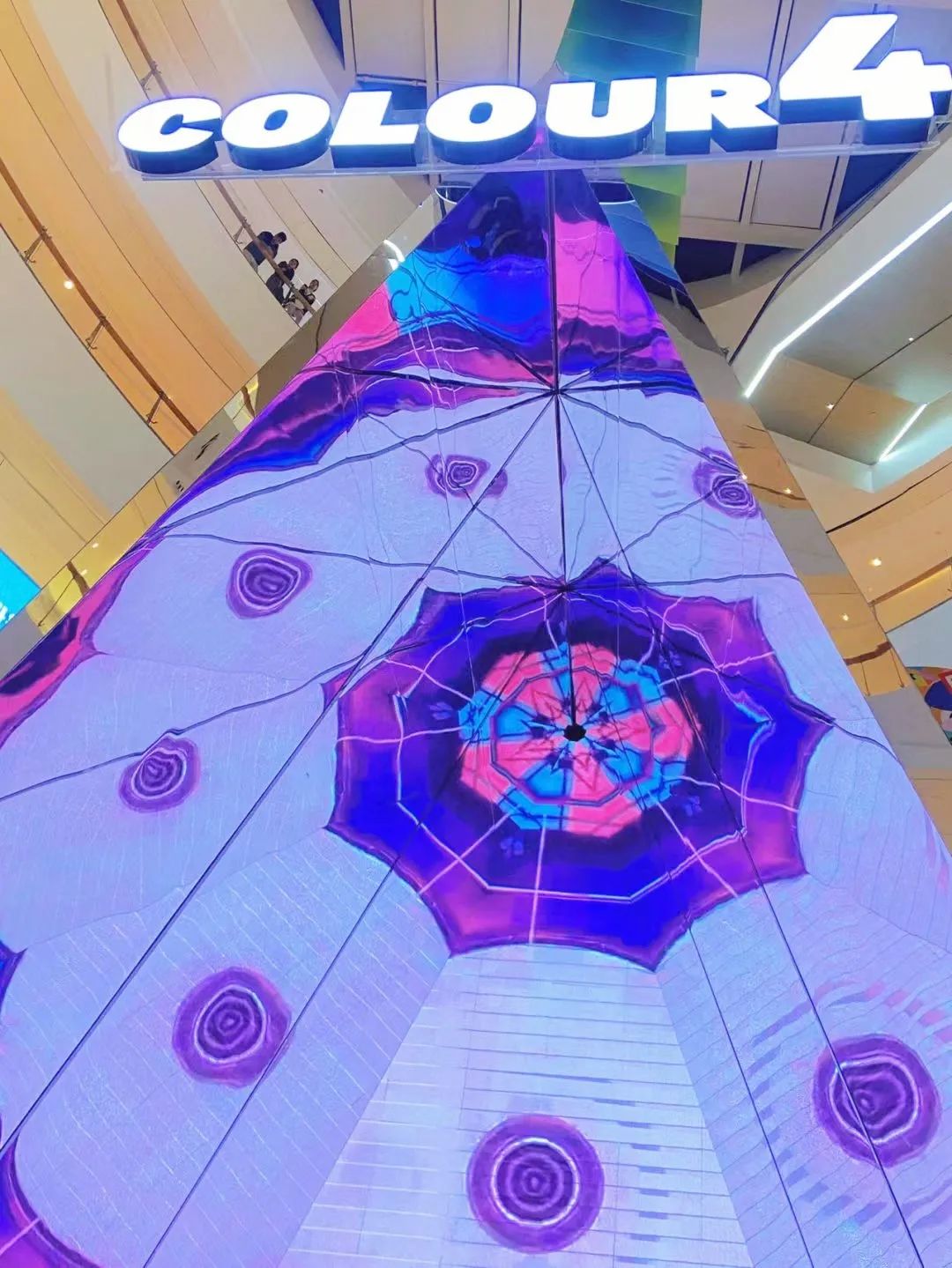 鏡無止境·色彩空間互動(dòng)展覽活動(dòng)策劃打造又一新城市藝術(shù)坐標(biāo) - 第4張 - 會(huì)展活動(dòng)策劃CCASY.COM 鏡無止境·色彩空間互動(dòng)展覽活動(dòng)策劃打造又一新城市藝術(shù)坐標(biāo) - 第4張