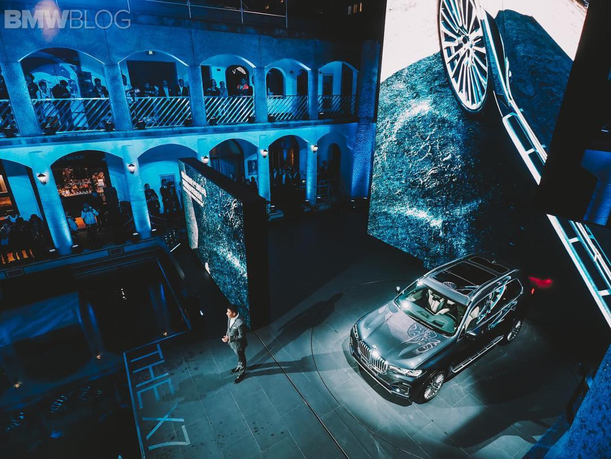 寶馬X7中國首發(fā)派對活動策劃引入了花樣游泳隊的“水上表演” - 第31張 - 會展活動策劃CCASY.COM 寶馬X7中國首發(fā)派對活動策劃引入了花樣游泳隊的“水上表演” - 第31張