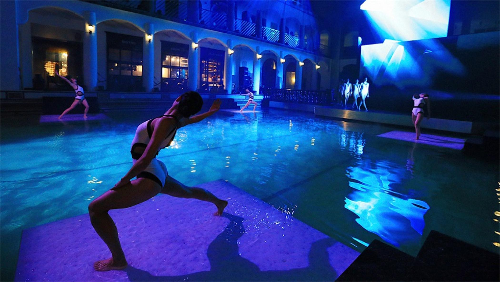 寶馬X7中國首發(fā)派對活動策劃引入了花樣游泳隊的“水上表演” - 第20張 - 會展活動策劃CCASY.COM 寶馬X7中國首發(fā)派對活動策劃引入了花樣游泳隊的“水上表演” - 第20張