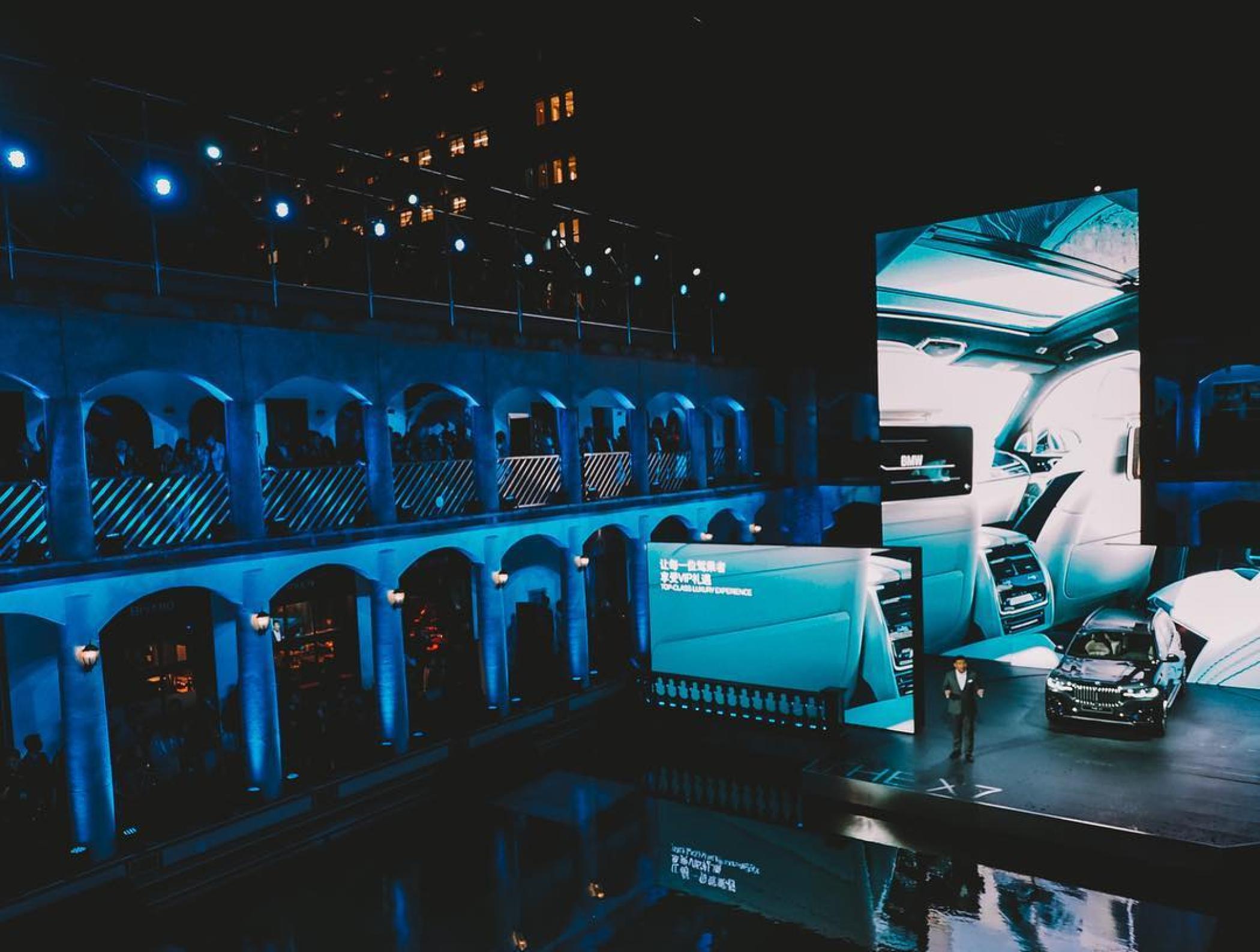 寶馬X7中國首發(fā)派對活動策劃引入了花樣游泳隊的“水上表演” - 第30張 - 會展活動策劃CCASY.COM 寶馬X7中國首發(fā)派對活動策劃引入了花樣游泳隊的“水上表演” - 第30張