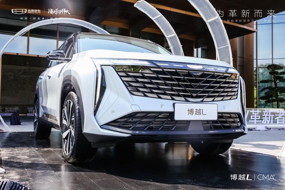 “為革新而來”的博越L智能靜態(tài)品鑒活動策劃盡享高科技調(diào)性 - 第5張 - 會展活動策劃CCASY.COM “為革新而來”的博越L智能靜態(tài)品鑒活動策劃盡享高科技調(diào)性 - 第5張