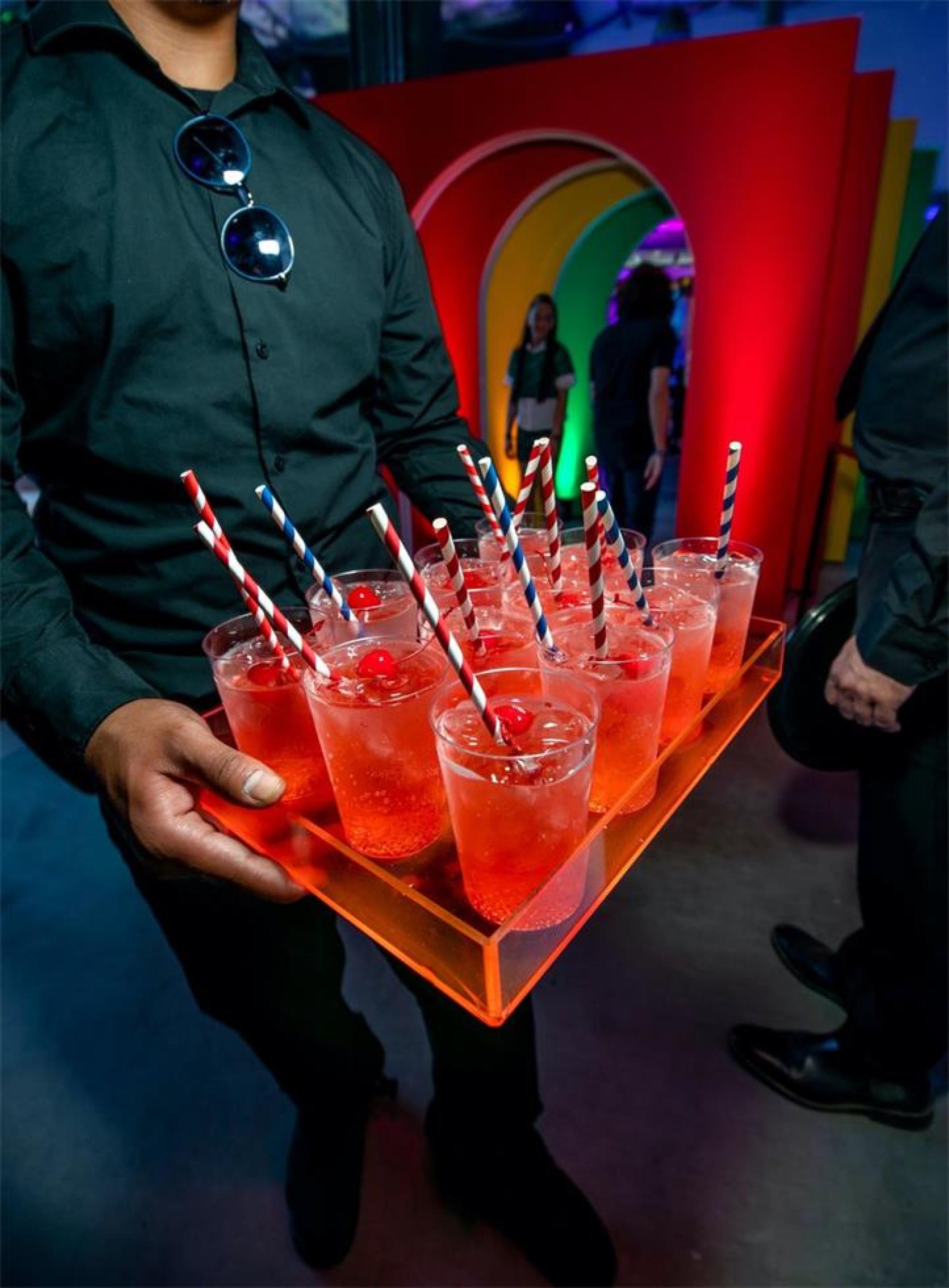 潮玩“彩虹高中”體驗式發(fā)布會活動策劃使用大膽的色彩和有趣的燈光 - 第37張 - 會展活動策劃CCASY.COM 潮玩“彩虹高中”體驗式發(fā)布會活動策劃使用大膽的色彩和有趣的燈光 - 第37張