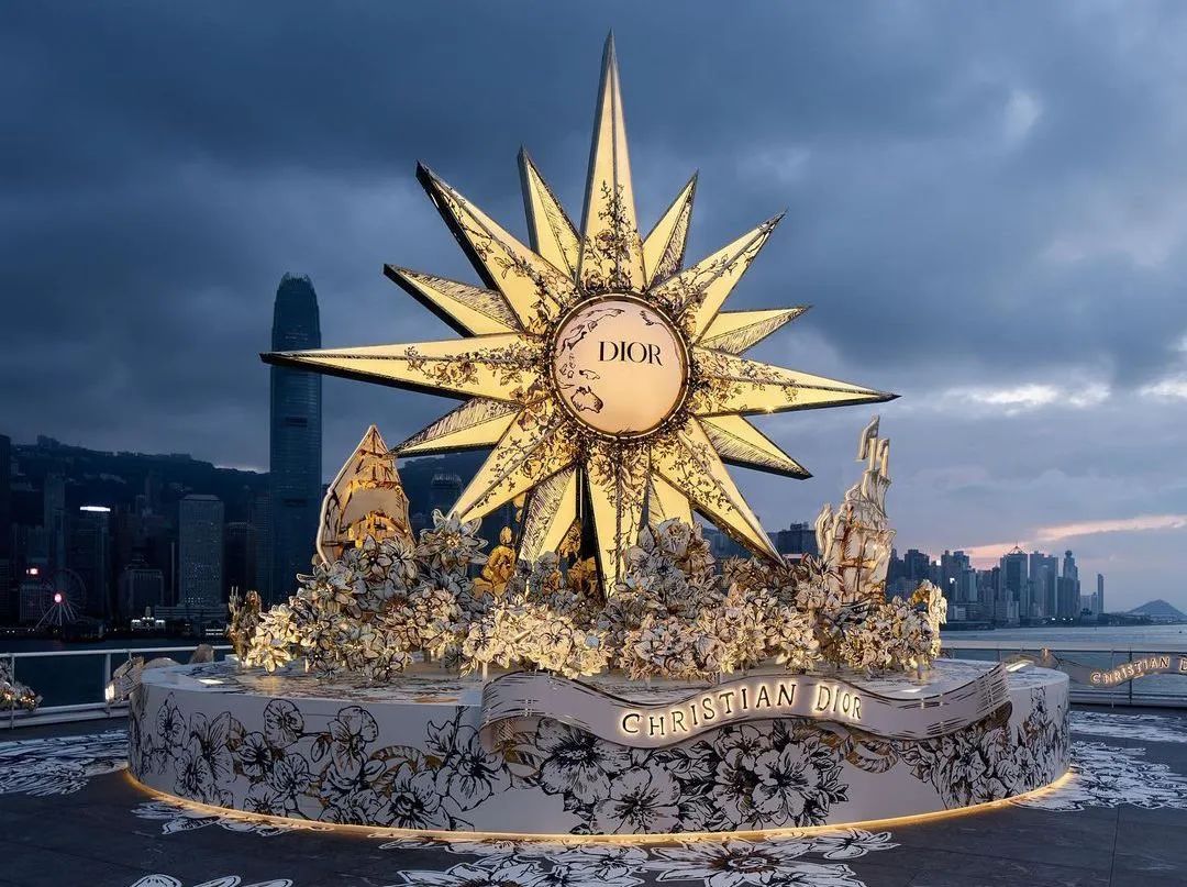 海港城Dior迪奧星夜圣誕展覽活動策劃裝置太夢幻浪漫了 - 第8張 - 會展活動策劃CCASY.COM 海港城Dior迪奧星夜圣誕展覽活動策劃裝置太夢幻浪漫了 - 第8張