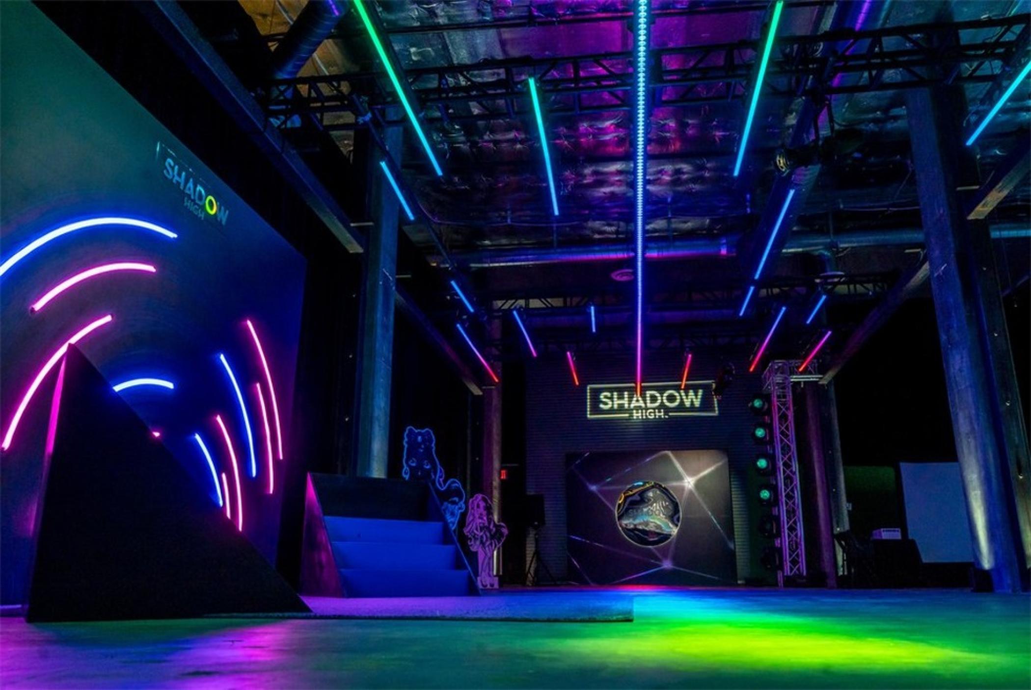 潮玩“彩虹高中”體驗式發(fā)布會活動策劃使用大膽的色彩和有趣的燈光 - 第17張 - 會展活動策劃CCASY.COM 潮玩“彩虹高中”體驗式發(fā)布會活動策劃使用大膽的色彩和有趣的燈光 - 第17張