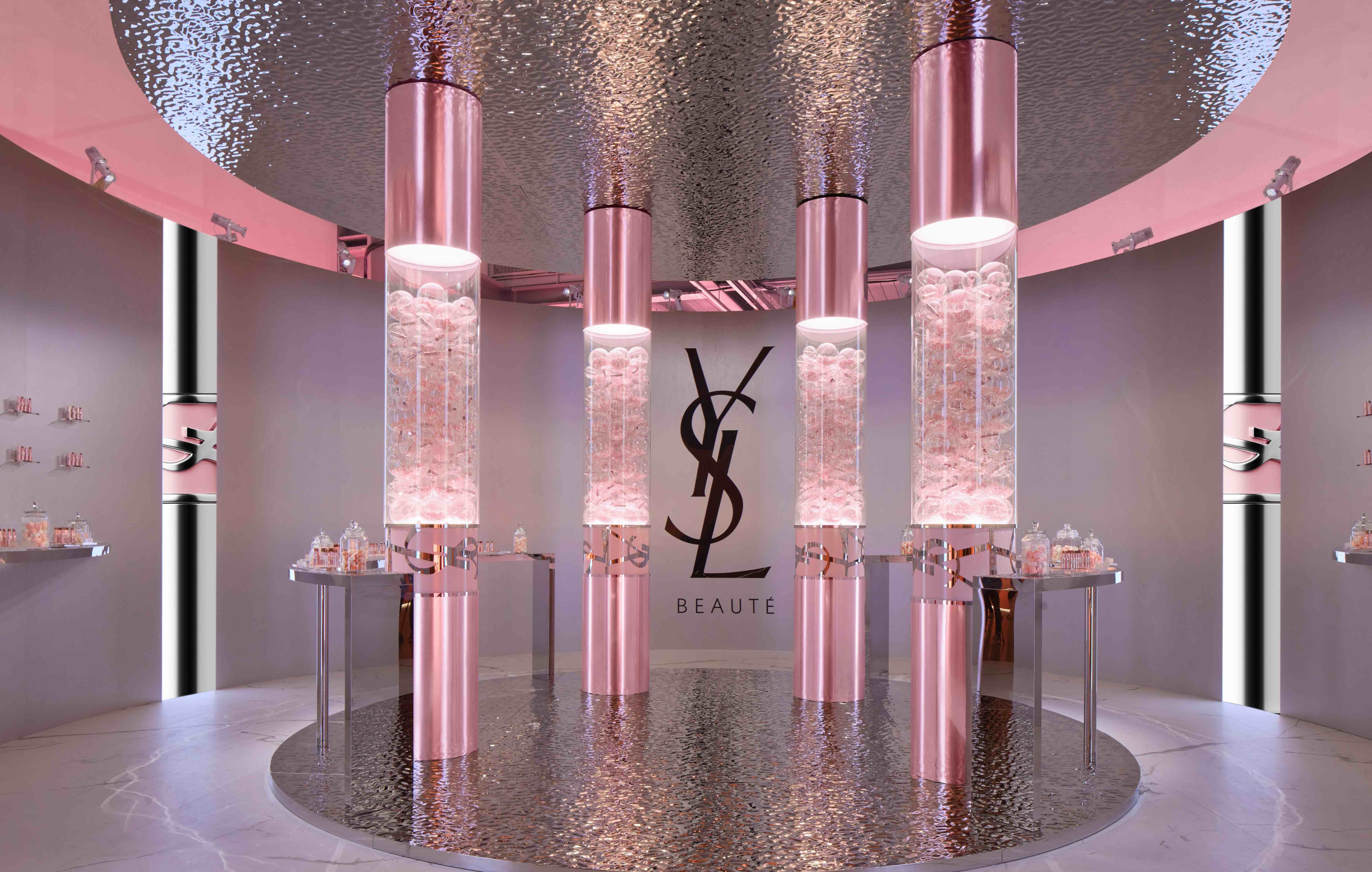 YSL LOVESHINE FACTORY快閃活動(dòng)策劃以冷感粉裝碰撞純粹之銀 - 第15張 - 會(huì)展活動(dòng)策劃CCASY.COM YSL LOVESHINE FACTORY快閃活動(dòng)策劃以冷感粉裝碰撞純粹之銀 - 第15張