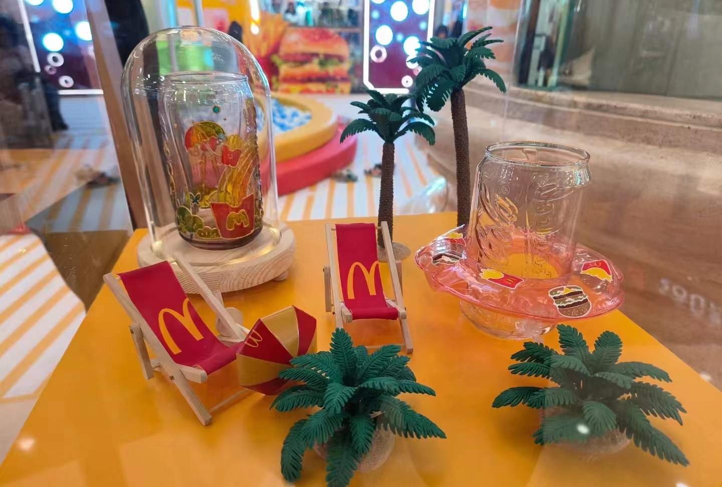 麥當(dāng)勞可樂杯主題快閃活動策劃全是麥當(dāng)勞的經(jīng)典元素 - 第19張 - 會展活動策劃CCASY.COM 麥當(dāng)勞可樂杯主題快閃活動策劃全是麥當(dāng)勞的經(jīng)典元素 - 第19張