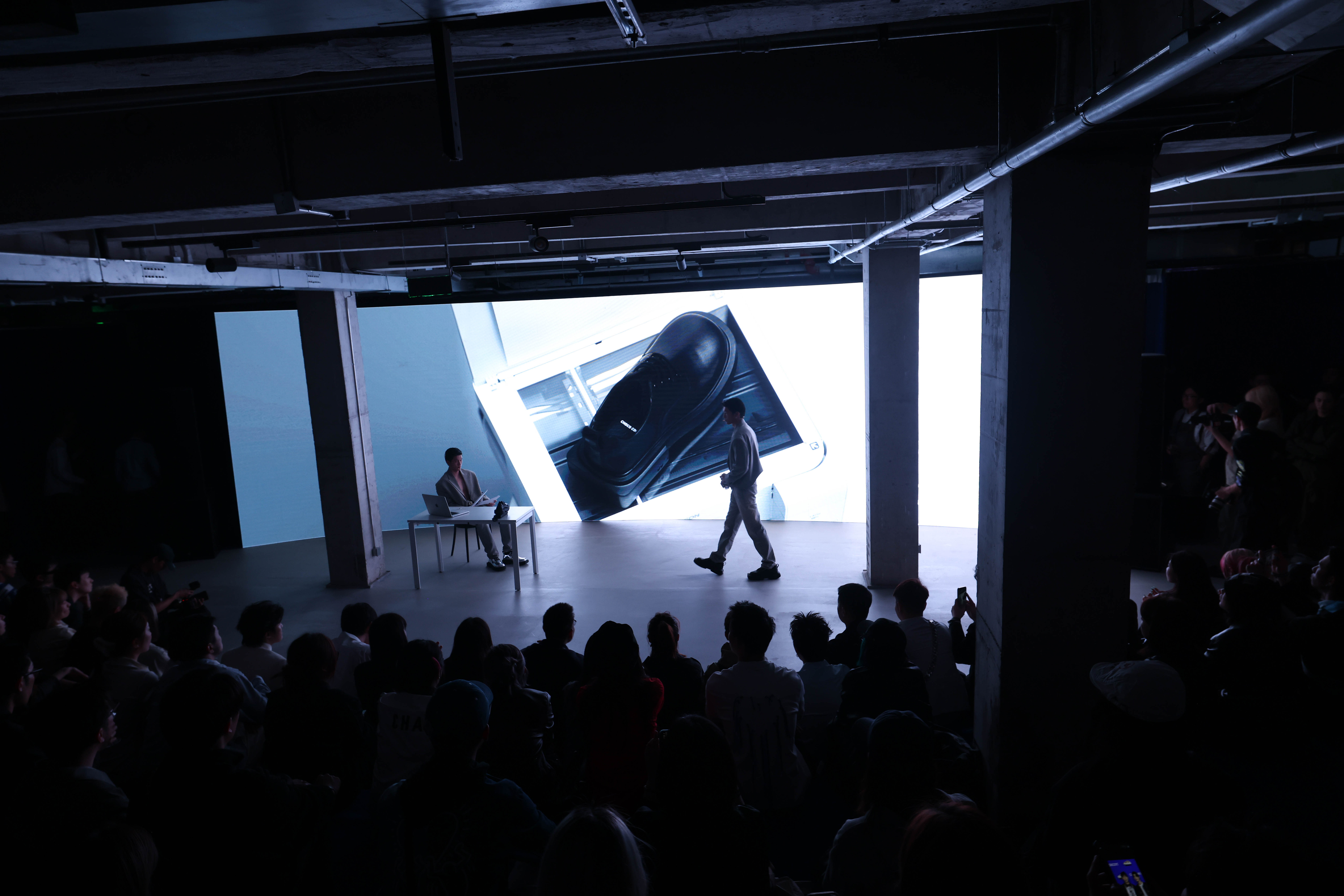 設(shè)計(jì)鞋履品牌CHOCO CONCERT辦了一場(chǎng)劇場(chǎng)探索式活動(dòng)策劃 - 第14張 - 會(huì)展活動(dòng)策劃CCASY.COM 設(shè)計(jì)鞋履品牌CHOCO CONCERT辦了一場(chǎng)劇場(chǎng)探索式活動(dòng)策劃 - 第14張