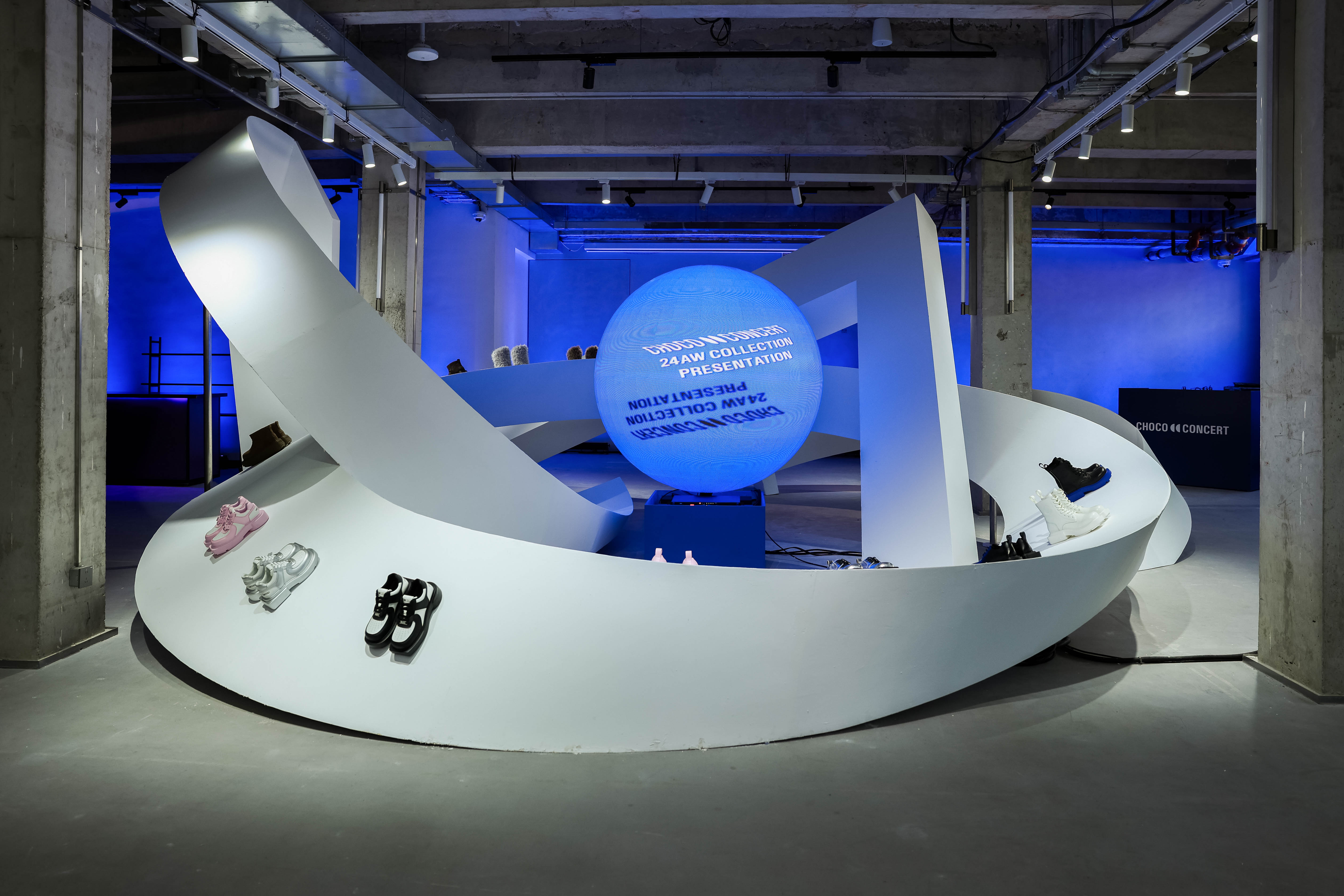 設(shè)計(jì)鞋履品牌CHOCO CONCERT辦了一場(chǎng)劇場(chǎng)探索式活動(dòng)策劃 - 第4張 - 會(huì)展活動(dòng)策劃CCASY.COM 設(shè)計(jì)鞋履品牌CHOCO CONCERT辦了一場(chǎng)劇場(chǎng)探索式活動(dòng)策劃 - 第4張