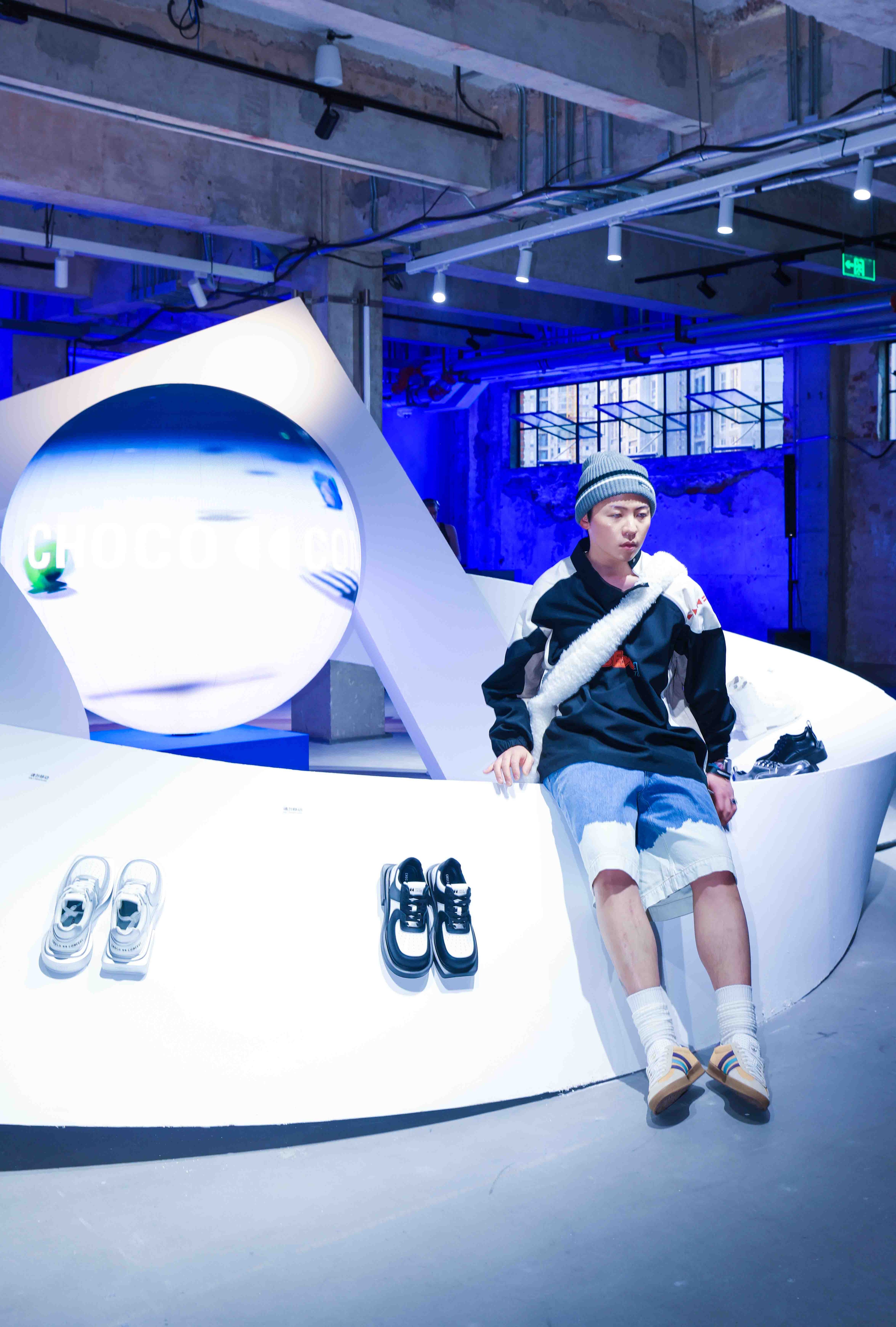 設(shè)計(jì)鞋履品牌CHOCO CONCERT辦了一場(chǎng)劇場(chǎng)探索式活動(dòng)策劃 - 第10張 - 會(huì)展活動(dòng)策劃CCASY.COM 設(shè)計(jì)鞋履品牌CHOCO CONCERT辦了一場(chǎng)劇場(chǎng)探索式活動(dòng)策劃 - 第10張