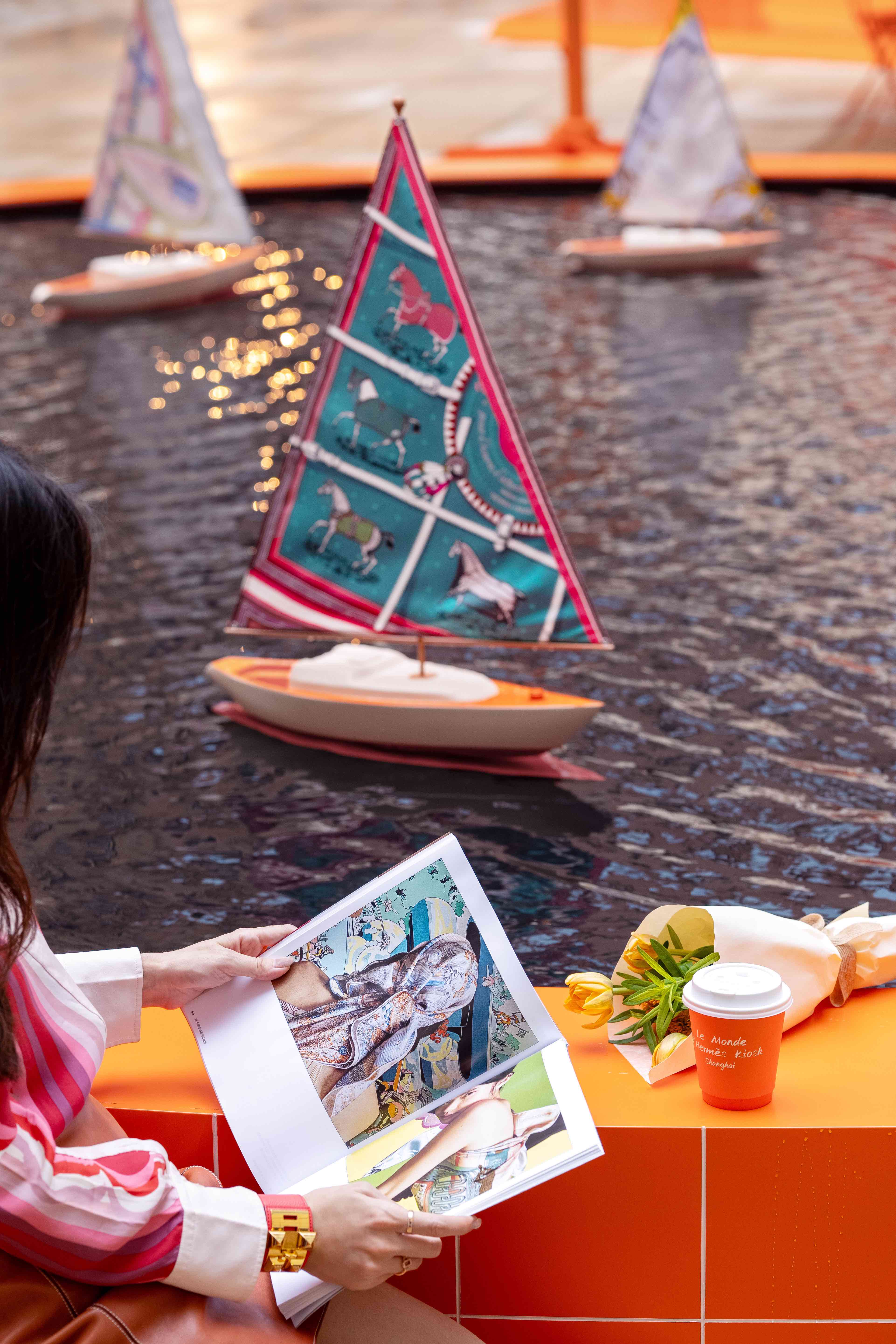 愛馬仕報(bào)刊亭快閃店活動(dòng)策劃讓你更好地了解愛馬仕的創(chuàng)意 - 第30張 - 會(huì)展活動(dòng)策劃CCASY.COM 愛馬仕報(bào)刊亭快閃店活動(dòng)策劃讓你更好地了解愛馬仕的創(chuàng)意 - 第30張