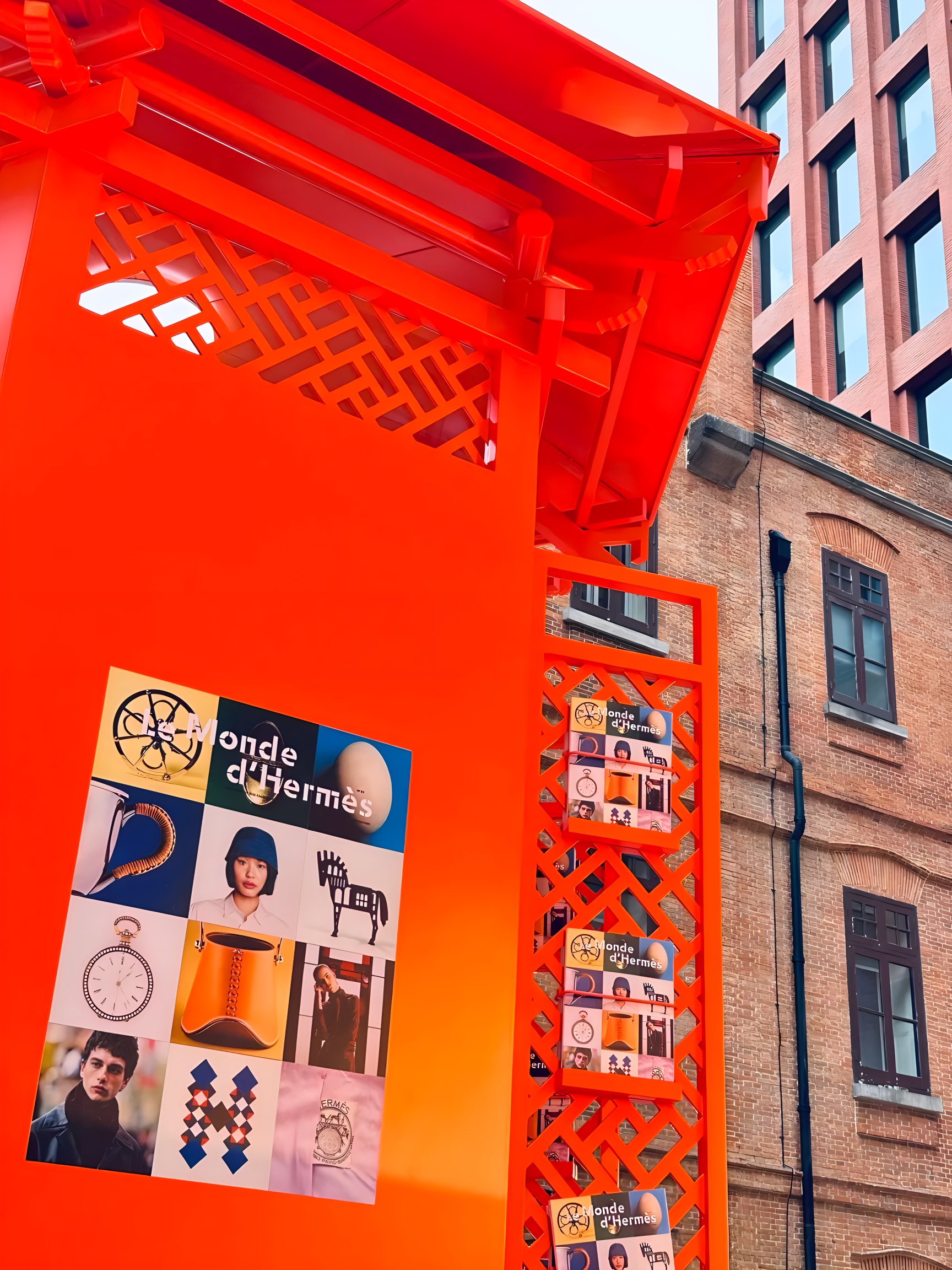 愛馬仕報(bào)刊亭快閃店活動(dòng)策劃讓你更好地了解愛馬仕的創(chuàng)意 - 第6張 - 會(huì)展活動(dòng)策劃CCASY.COM 愛馬仕報(bào)刊亭快閃店活動(dòng)策劃讓你更好地了解愛馬仕的創(chuàng)意 - 第6張