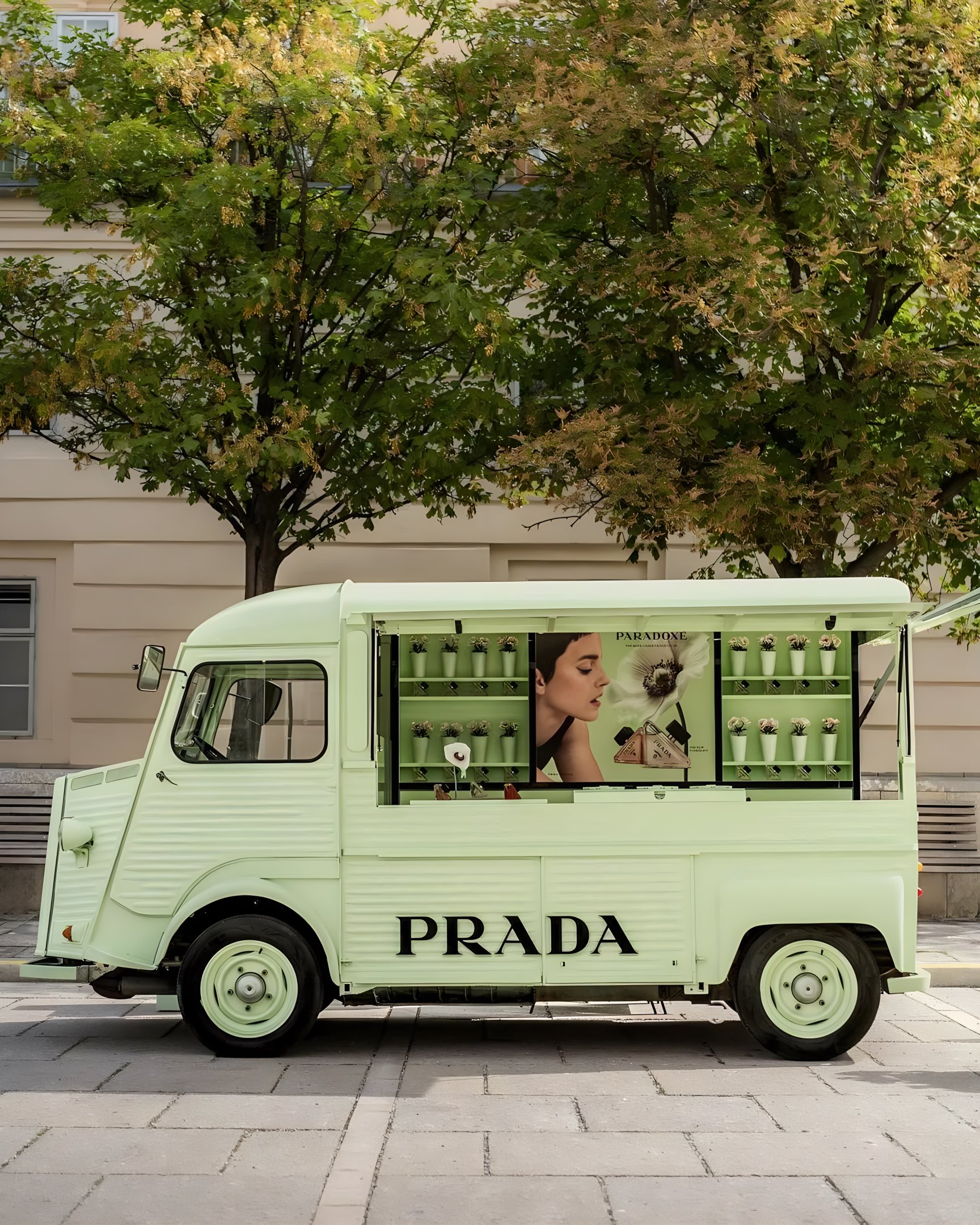 Prada紐約時裝周限時快閃活動策劃充滿了香水氣泡 - 第2張 - 會展活動策劃CCASY.COM Prada紐約時裝周限時快閃活動策劃充滿了香水氣泡 - 第2張