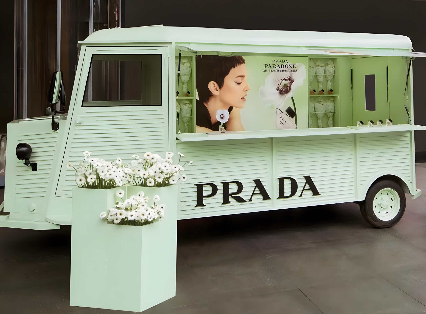 Prada紐約時裝周限時快閃活動策劃充滿了香水氣泡 - 第4張 - 會展活動策劃CCASY.COM Prada紐約時裝周限時快閃活動策劃充滿了香水氣泡 - 第4張