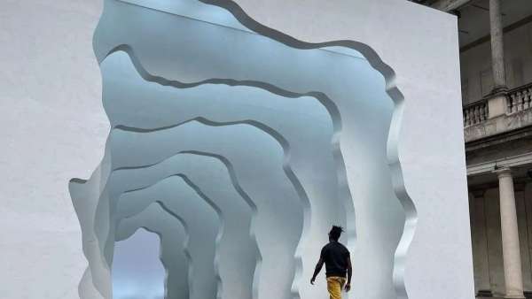 米蘭設計周活動策劃的這個沉浸式藝術裝置「Divided Layers」震撼全場