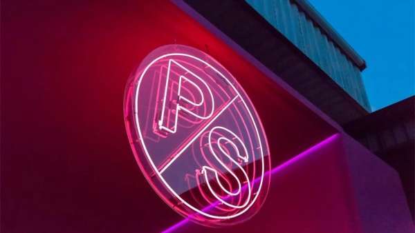 Paul Smith的發(fā)布會應(yīng)該就是英式趣味細節(jié)的表率嘛