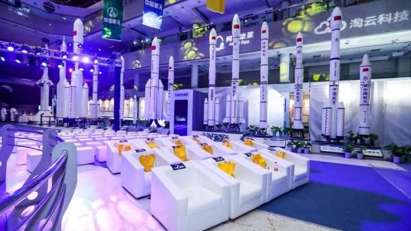 阿爾法蛋新品發(fā)布會(huì)把整個(gè)活動(dòng)現(xiàn)場(chǎng)都點(diǎn)燃了