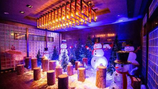 圣誕禮的溫暖盡在這個(gè)圣誕創(chuàng)意市集和圣誕派對(duì)里，圣誕美陳設(shè)計(jì)也是瘋狂點(diǎn)贊哦