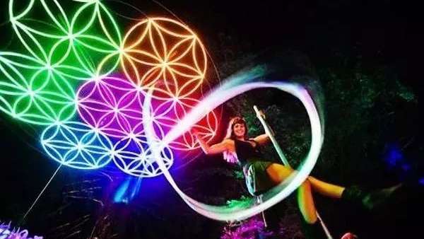 年底主題燈光節(jié)不夠賞析？瞅瞅這些燈光藝術(shù)裝置吧，眼前一亮是真的