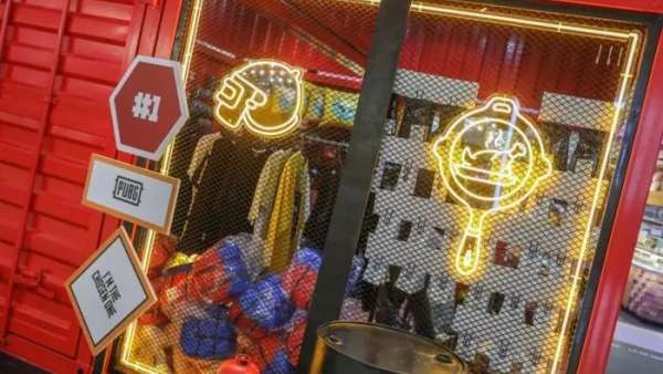 PUBG快閃店仿佛一個(gè)吃雞戰(zhàn)場，我這里有物資！｜國潮范這么閃