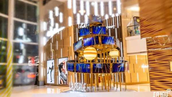 當圣誕商場美陳被打造成太空發(fā)射站時，霸屏票圈就靠TA了